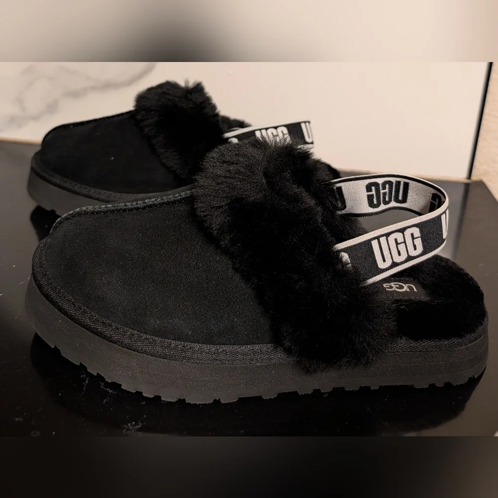 UGG Funkette Black Fluffy Shearling Slippers Big Kids Size 5 NWOT MSRP $120